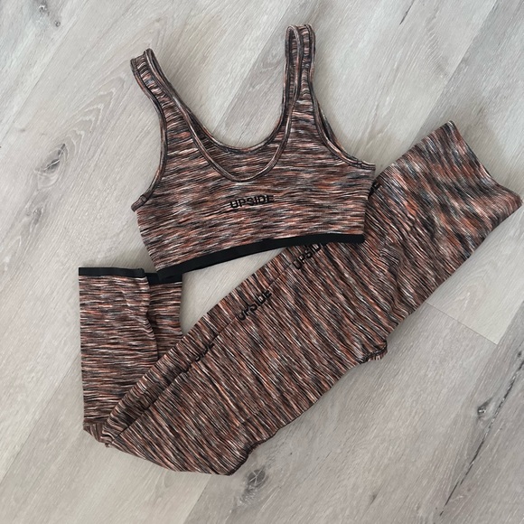 The Upside logo Yoga Pant - Picture 5 of 5